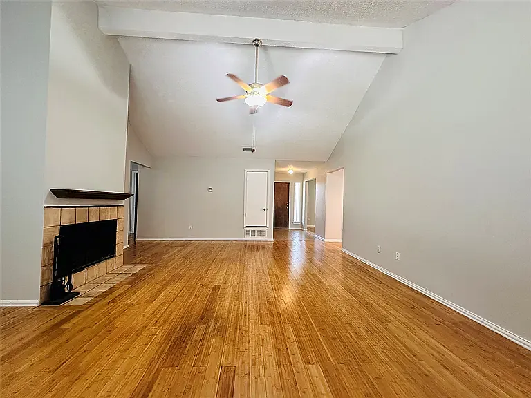 3117 Kingswood Dr — Photo 4