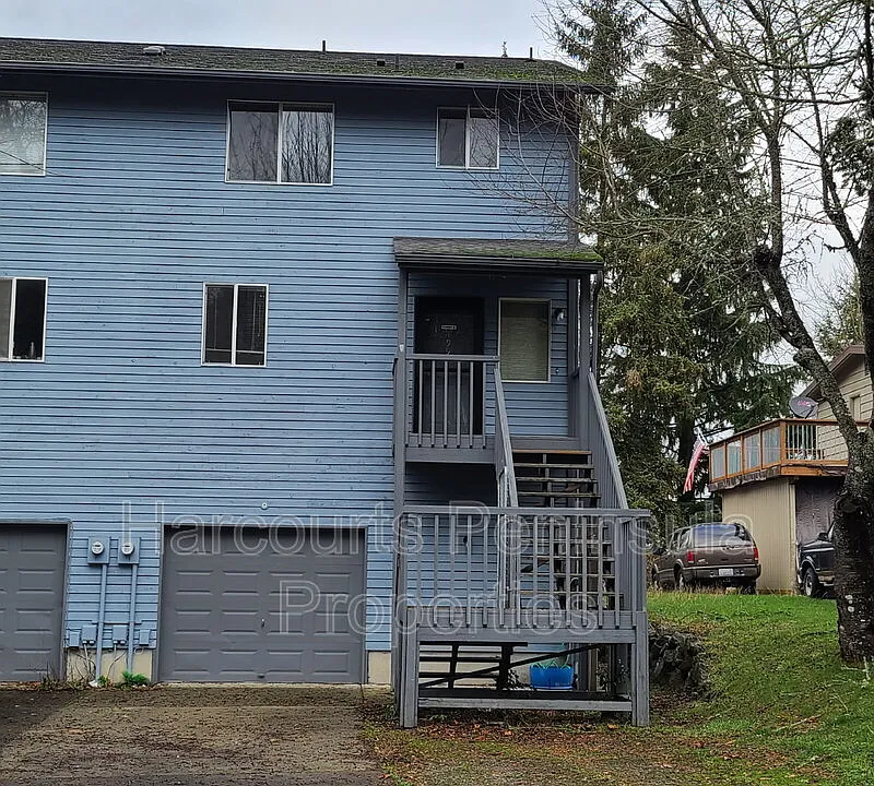 199 Smith St