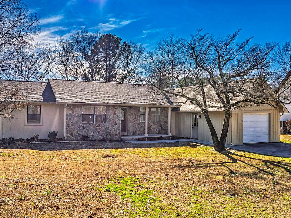 1st image of 385 Troy Dr