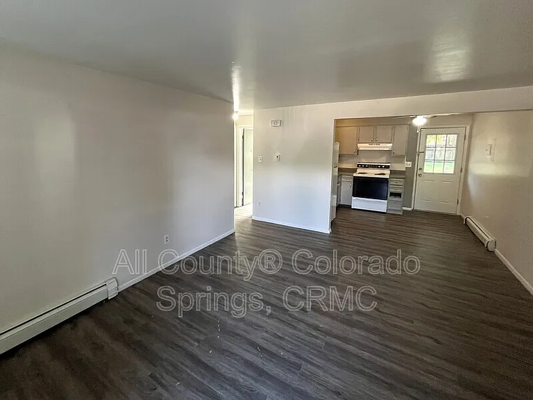 329 Bonnie Ct #1 — Photo 3