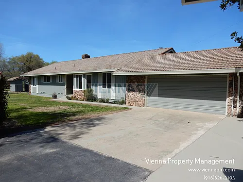 1075 Big Ben Rd Photo 1