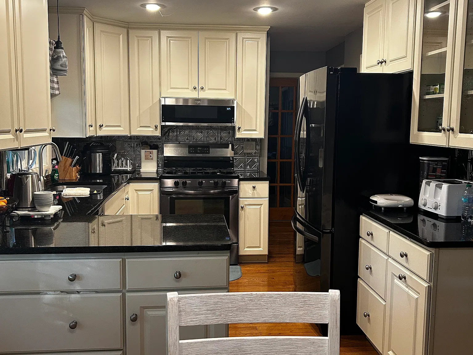 4 bed, 2678 sqft, $880 — Photo 4
