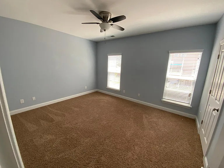 10220 Vanguard Pkwy — Photo 29
