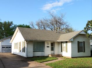 218 W Poplar Ave, Enid, OK 73701