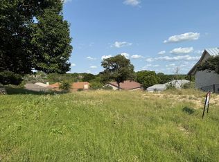 2005 N Cordoba Ave, Kerrville, TX 78028