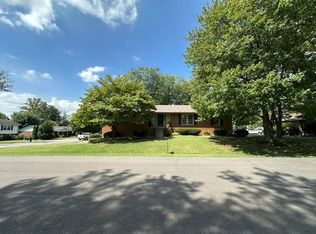 235 Saint Albans Dr, Bowling Green, KY 42103