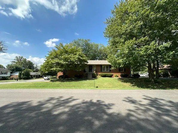 235 Saint Albans Dr, Bowling Green, KY 42103