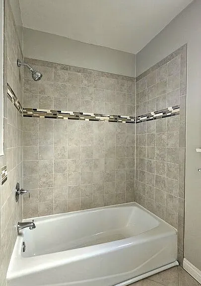 1022 S Norton Ave #B — Photo 18