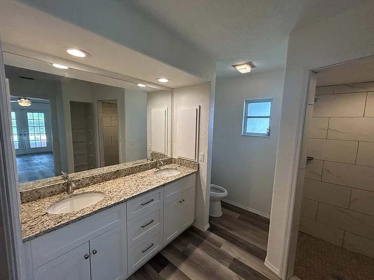 2093 Rio De Janeiro Ave — Photo 13