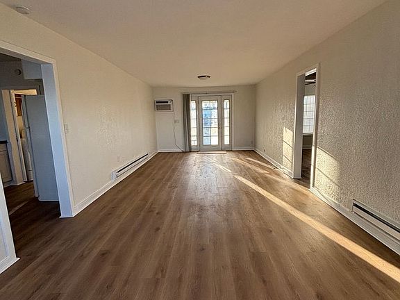 5th image of 2165 Westshore Dr NE