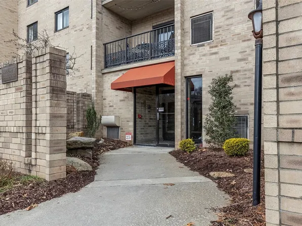 1400 Smokey Wood Dr #208, Pittsburgh, PA 15218