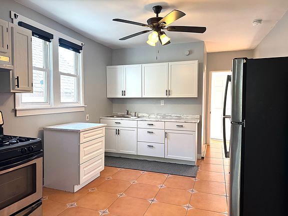 5th image of 3519 W Melrose St #2