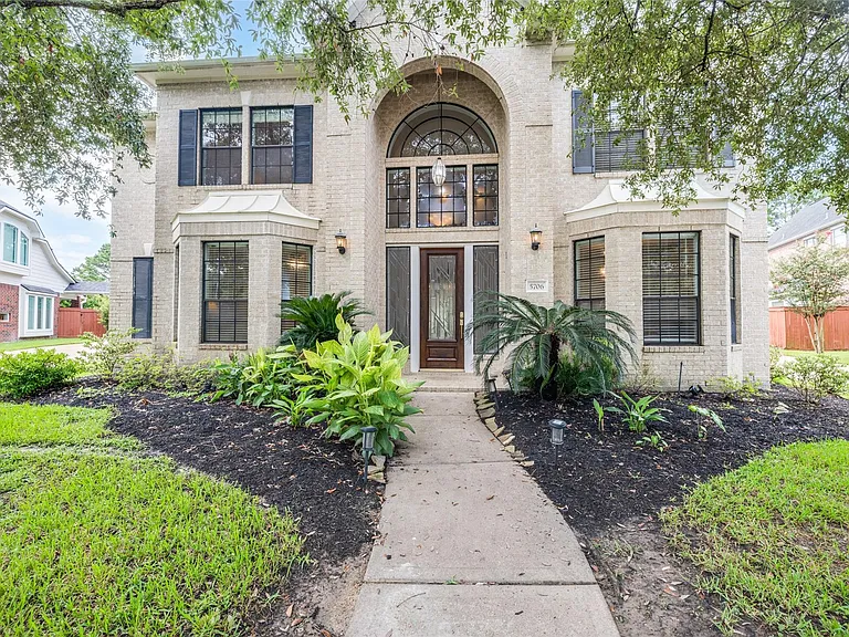 5706 Cielio Bay Ct — Photo 3