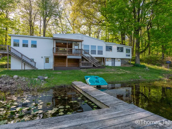 2665 S Geneva Lake Dr, Shelbyville, MI 49344