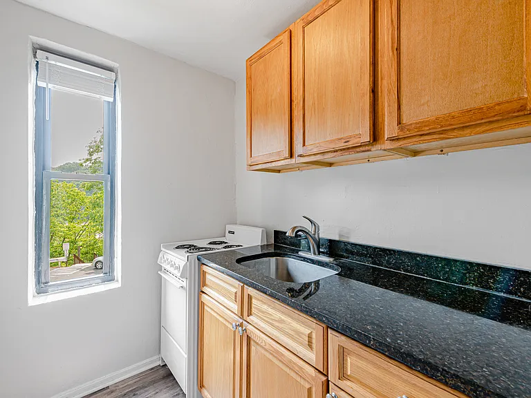 Palm Garden Apartments — Photo 29