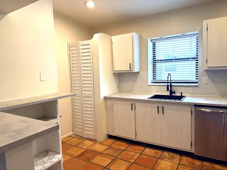 301 N Pine Island Rd #265 — Photo 6