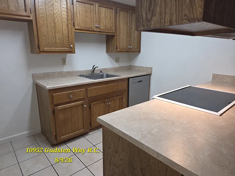 10952 Gadsten Way — Photo 6