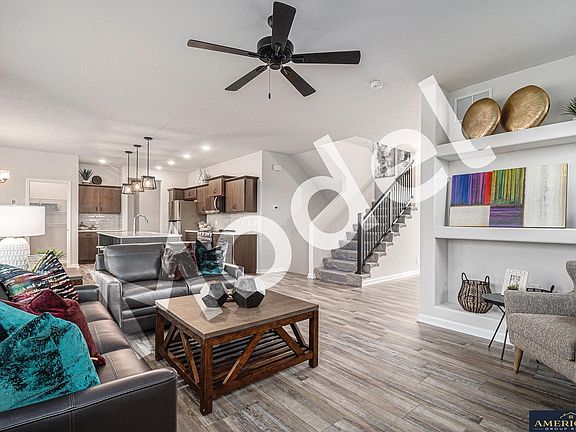 4th image of 17130 Cook St