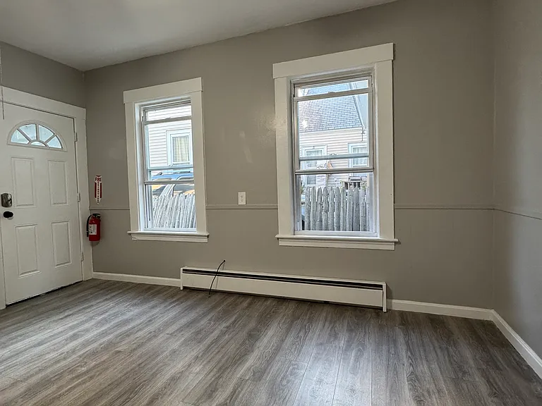 69 Kinsley St #1-D — Photo 9