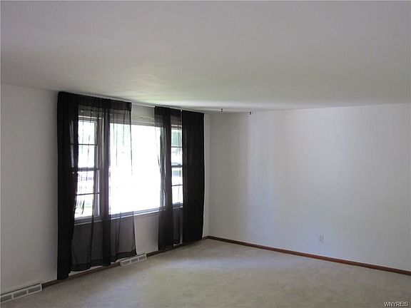5th image of 138 Donna Lea Blvd