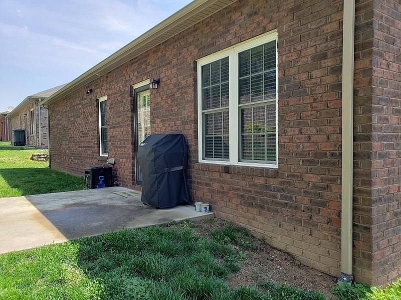2nd image of 123 N Oaks Dr
