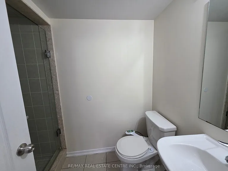 2472 Post Rd #4 — Photo 11