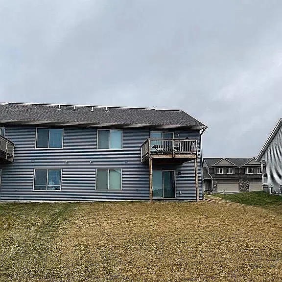 1160 Mary Ln — Photo 2