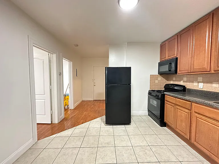 23 E 17th St #5 — Photo 3