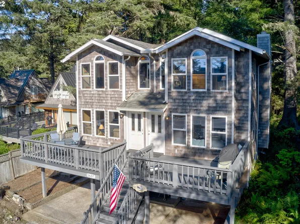 1657 S Hemlock St, Cannon Beach, OR 97110