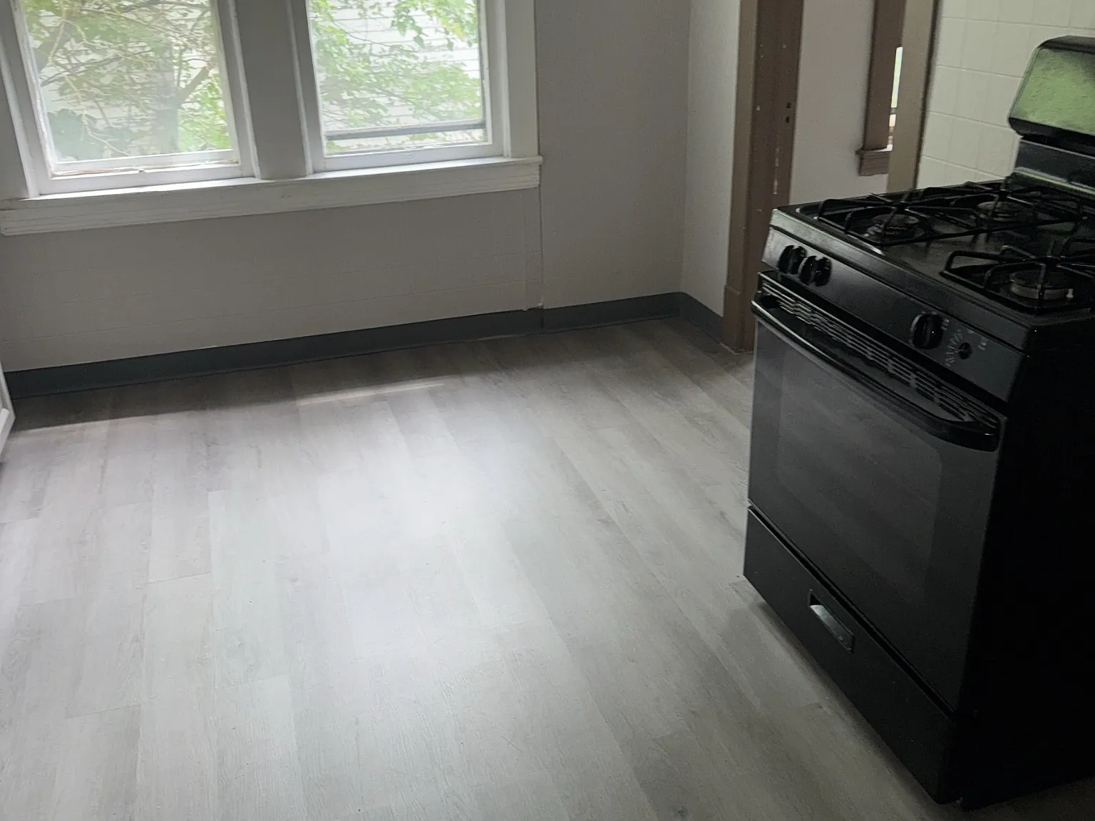 2 bed, $1,000 — Photo 3