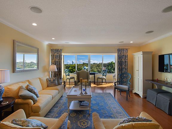 3rd image of 818 SE 4th St APT 502