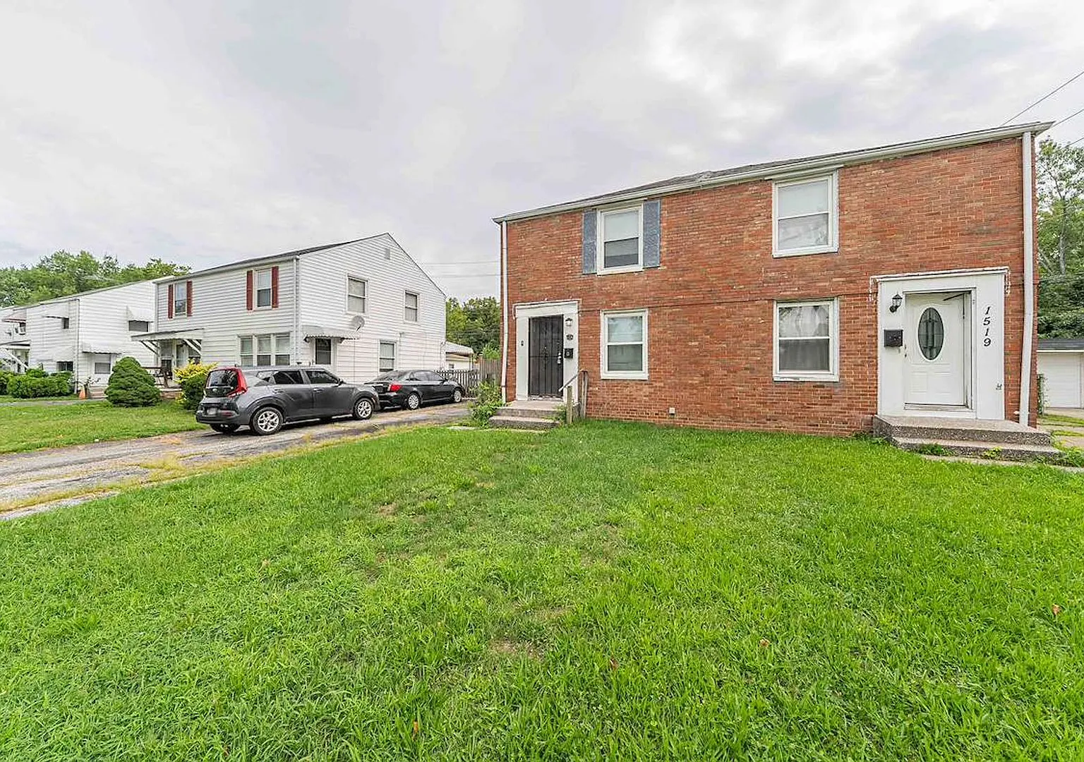 Beautifully Renovated Home in a Prime Location — Photo 2