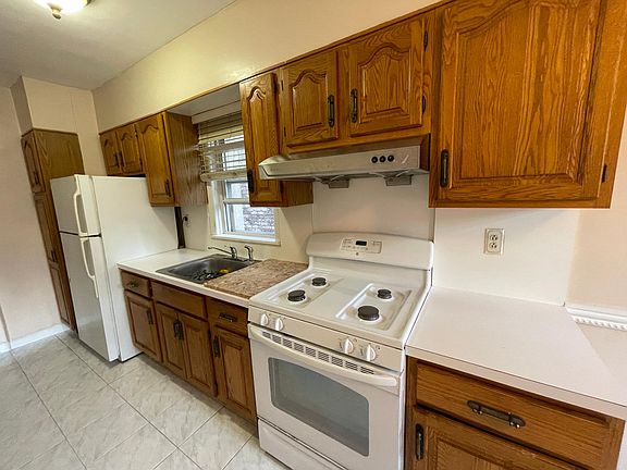 3rd image of 3236 Lucerne St #1