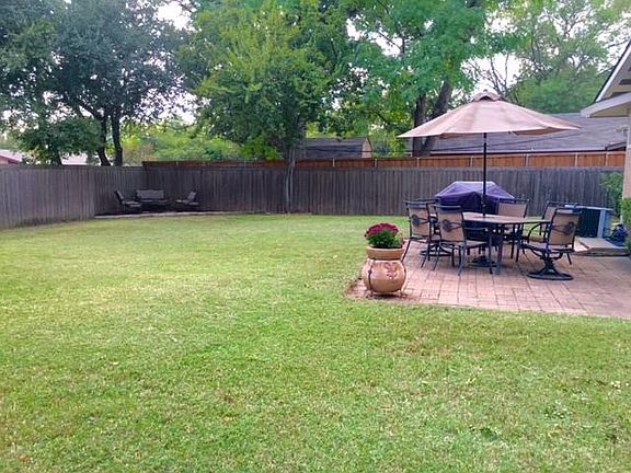 3rd image of 925 Wisteria Way