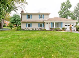 29 Park Dr, Livingston, NJ 07039
