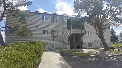921 SE Klemgard St Photo 1