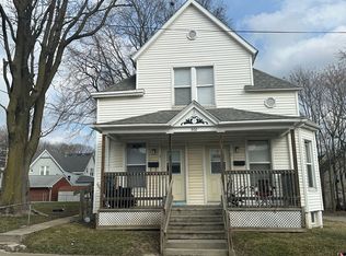 302 S. Prairie, Bloomington, IL 61701
