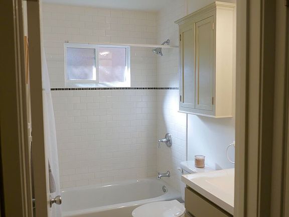 5th image of 2830 4th Ave