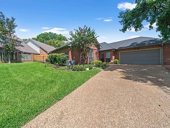 3rd image of 7114 Holly Square Ct