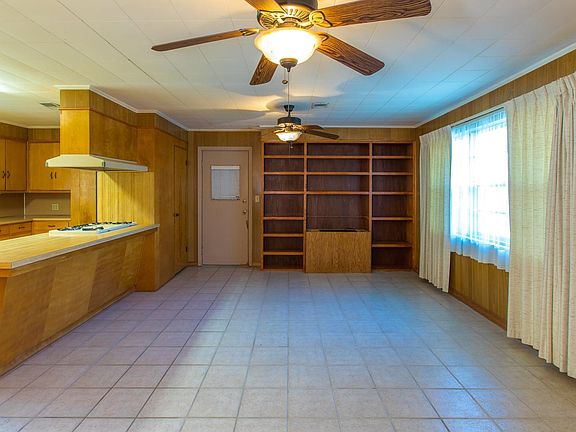 5th image of 104 Crestwood Dr