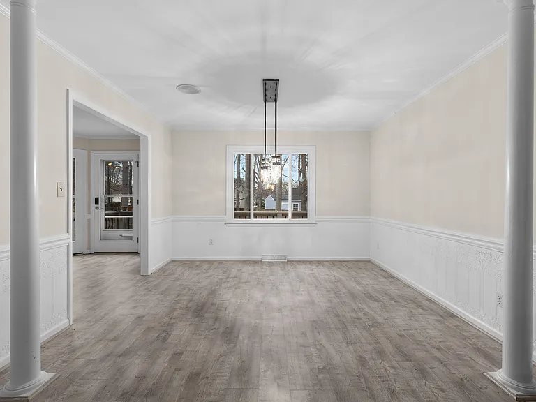 502 Westfield Ln — Photo 22