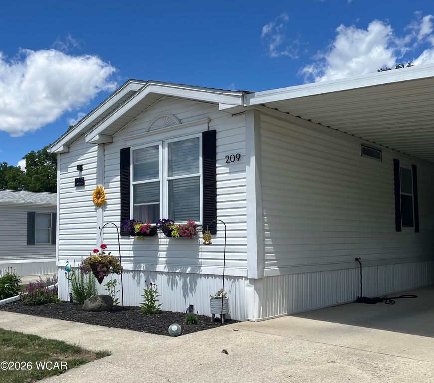 209 Pinewood Cir, Lima, OH - View 3