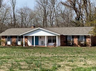 141 Fishback Rd, Carbondale, IL 62901