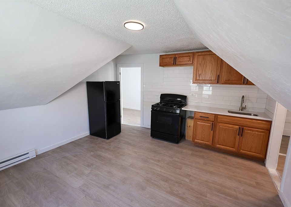 1st image of 8 Colonial Ave APT 3