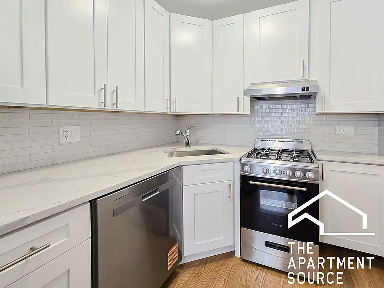 510 W Cornelia Ave #2 — Photo 8