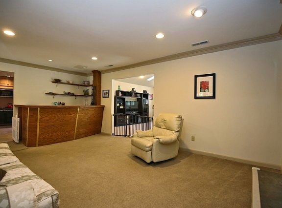 5th image of 45 Blackstone Dr