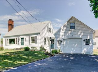 33 Dartmouth St, Bristol, RI 02809