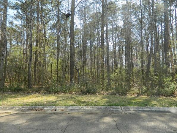 S Montgomery St, Starkville, MS 39759