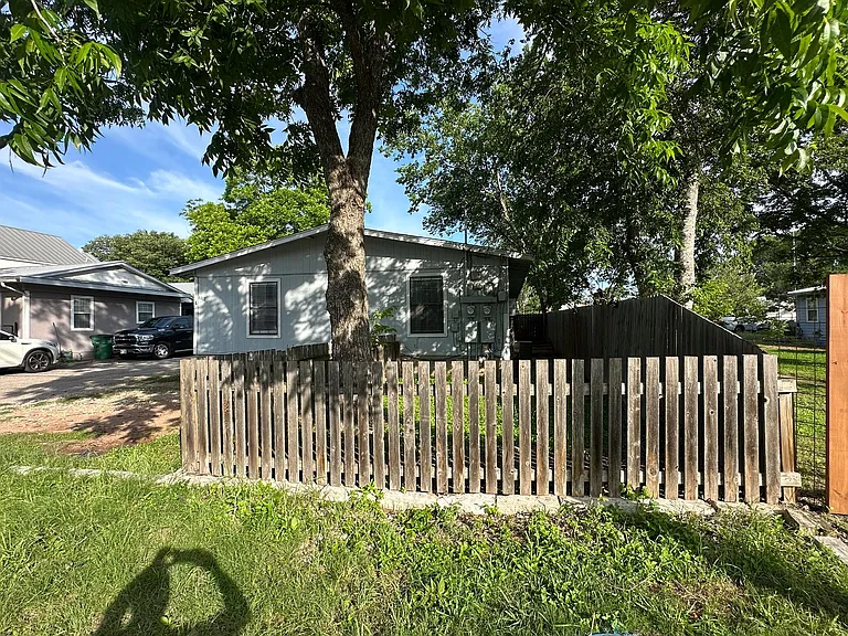 4412 Gillis Street — Photo 6