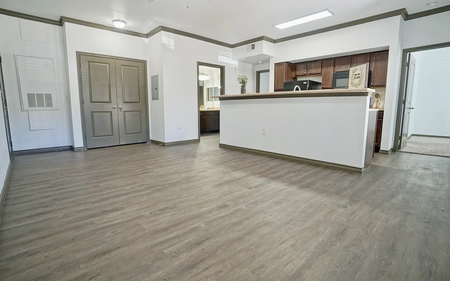 2 bed, 850 sqft, $1,290 — Photo 1